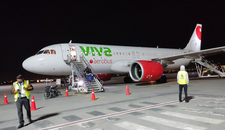 In Mexico, an Airbus A320 with passengers on board caught fire engine