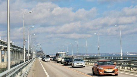 The Crimean Bridge was fully opened for motor traffic on all lanes