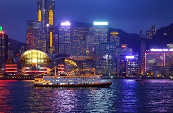 В Пекине и Гонконге смягчают ковидные ограничения