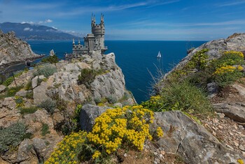 Спрос на поездки в Крым на майские праздники вырос вдвое