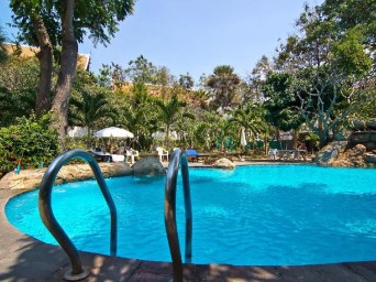 Закрытие бассейна в отеле Bella Villa Pattaya 3rd Road