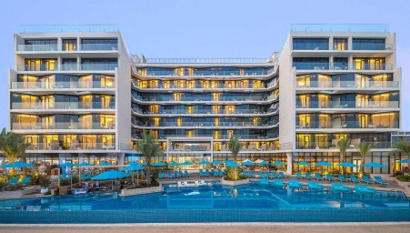 Стройка рядом с отелем The Retreat Palm Dubai MGallery by Sofitel